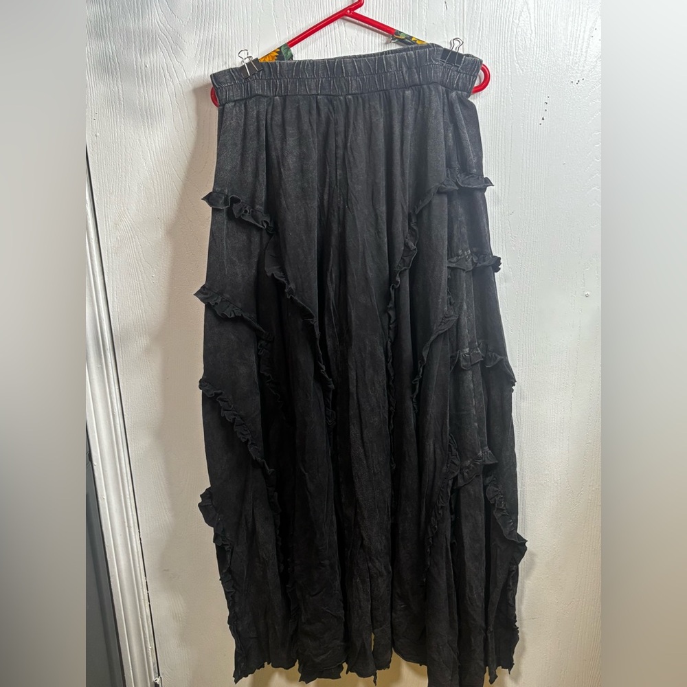 Chic Black Ruffled Wide Leg Jeans